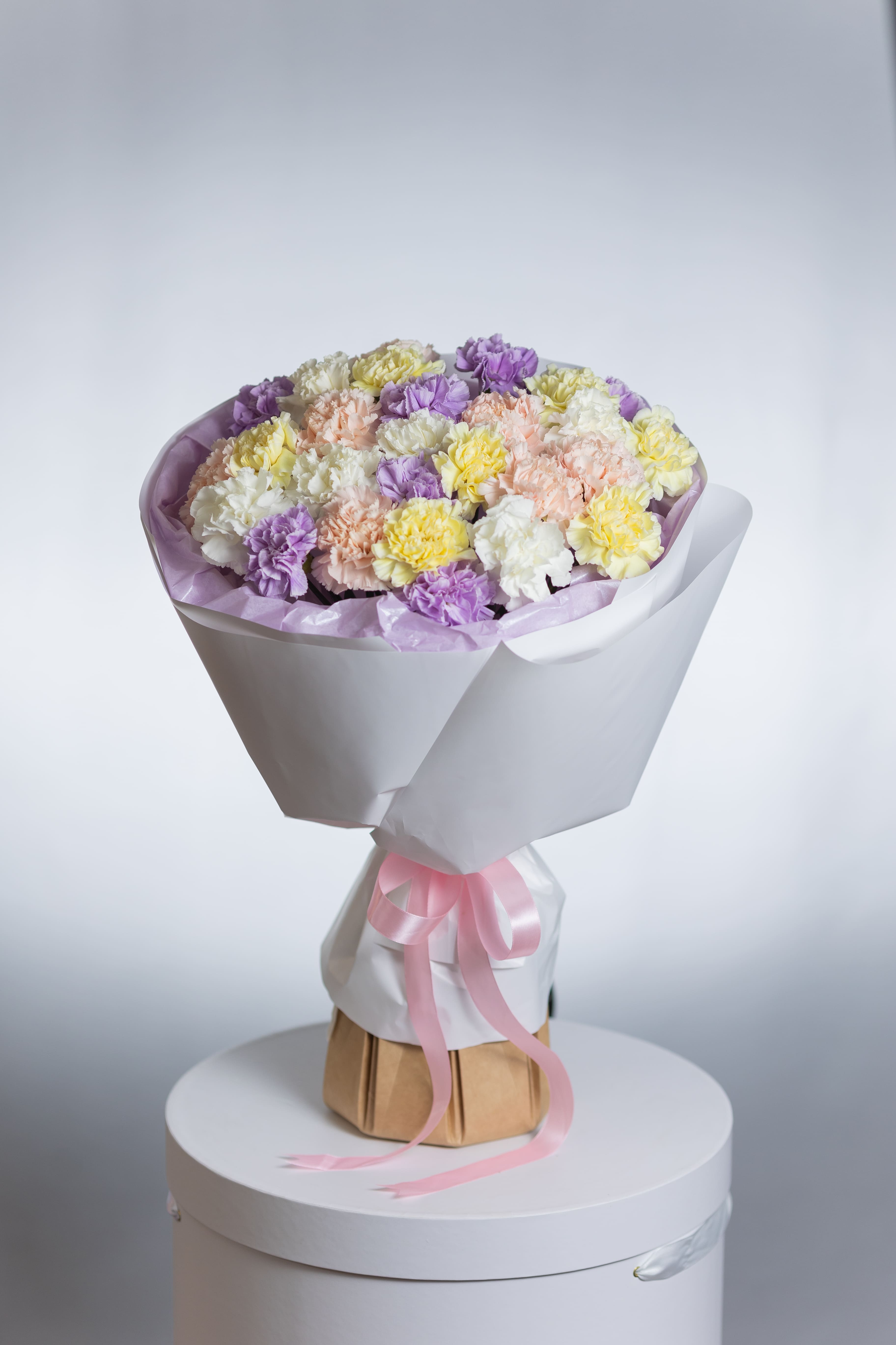 Яркий букет из диантусов